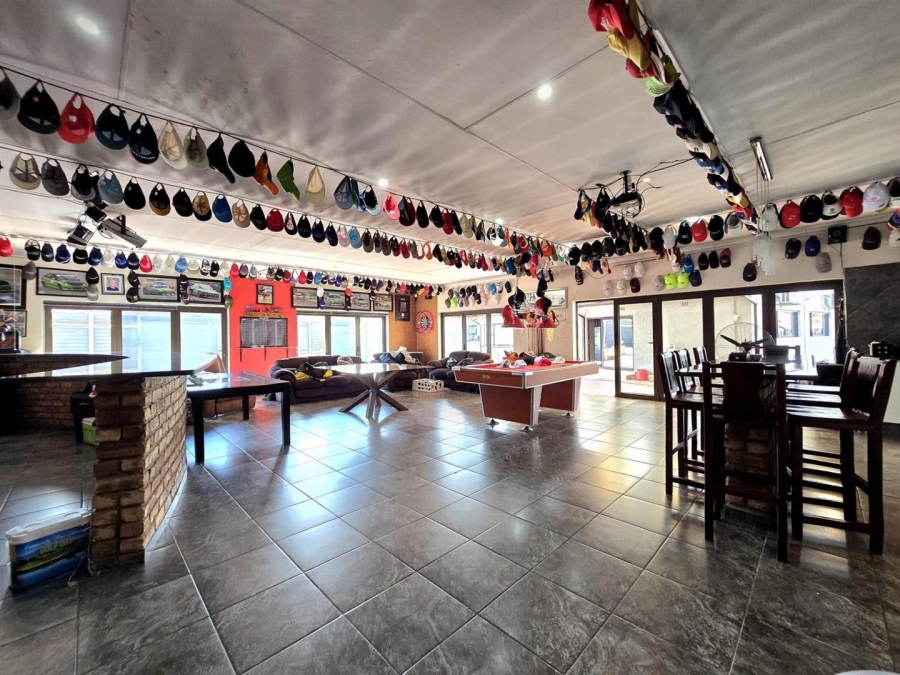 5 Bedroom Property for Sale in Raceview Gauteng