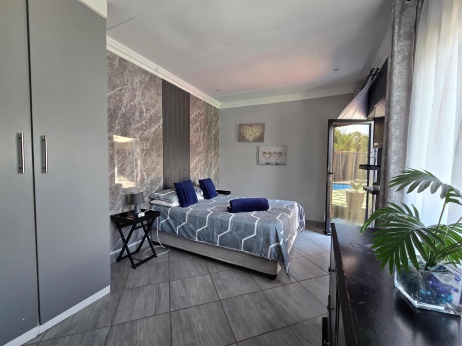 5 Bedroom Property for Sale in Raceview Gauteng