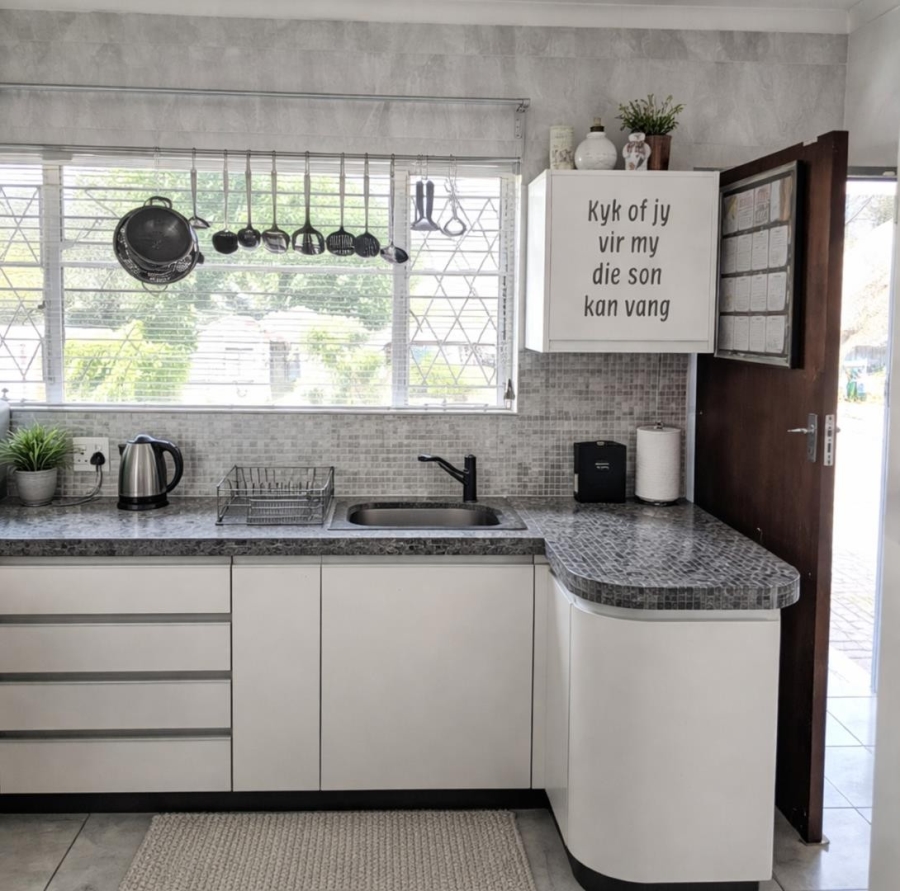 4 Bedroom Property for Sale in Brackenhurst Gauteng