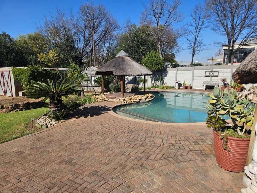 4 Bedroom Property for Sale in Brackenhurst Gauteng