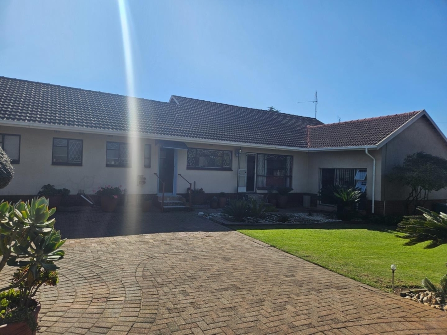 4 Bedroom Property for Sale in Brackenhurst Gauteng
