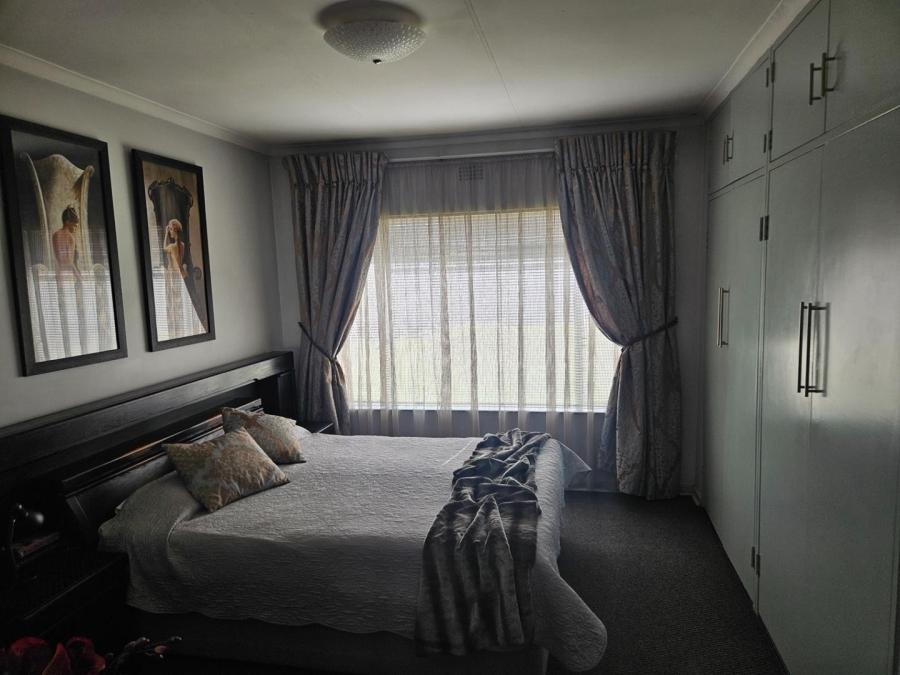 4 Bedroom Property for Sale in Brackenhurst Gauteng