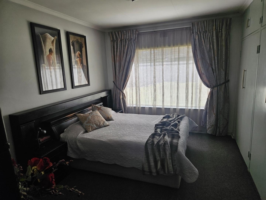 4 Bedroom Property for Sale in Brackenhurst Gauteng