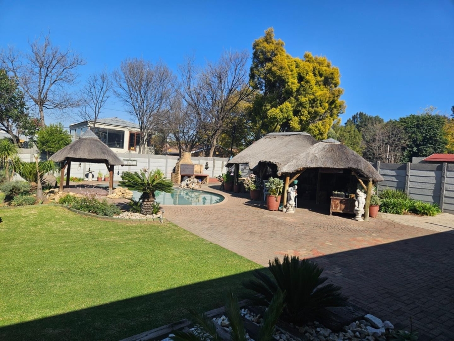 4 Bedroom Property for Sale in Brackenhurst Gauteng