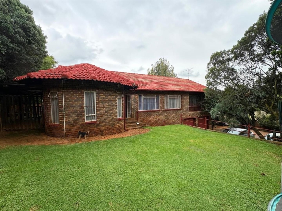 4 Bedroom Property for Sale in Mulbarton Gauteng