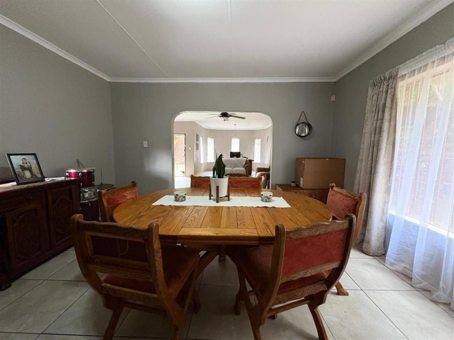 4 Bedroom Property for Sale in Mulbarton Gauteng