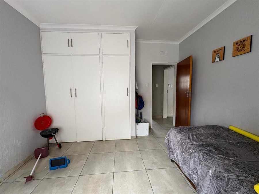 4 Bedroom Property for Sale in Mulbarton Gauteng