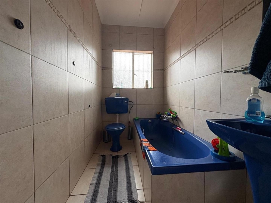 4 Bedroom Property for Sale in Mulbarton Gauteng