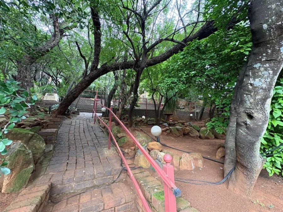 4 Bedroom Property for Sale in Mulbarton Gauteng