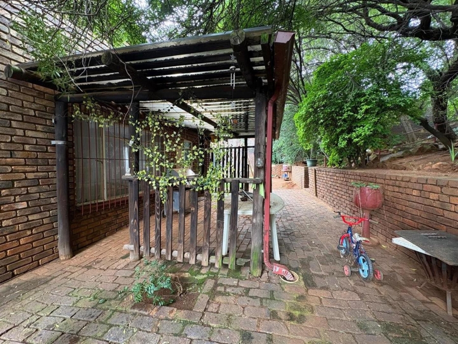 4 Bedroom Property for Sale in Mulbarton Gauteng