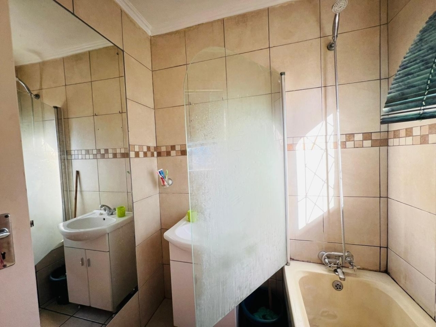 3 Bedroom Property for Sale in Randhart Gauteng