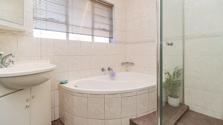 4 Bedroom Property for Sale in Randhart Gauteng