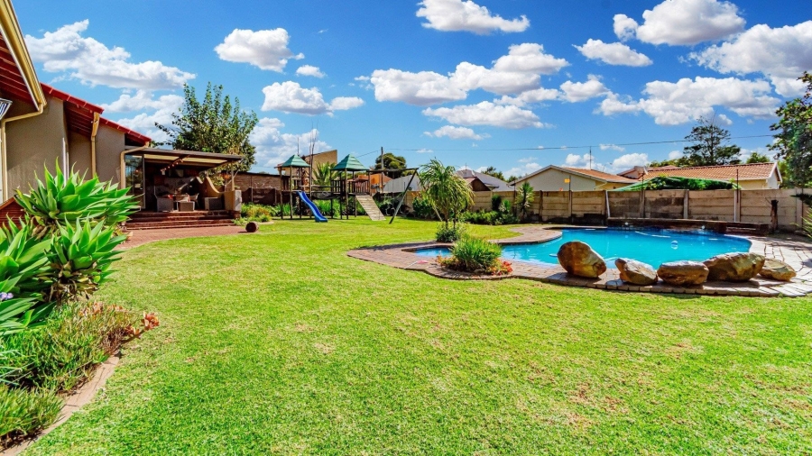 4 Bedroom Property for Sale in Randhart Gauteng