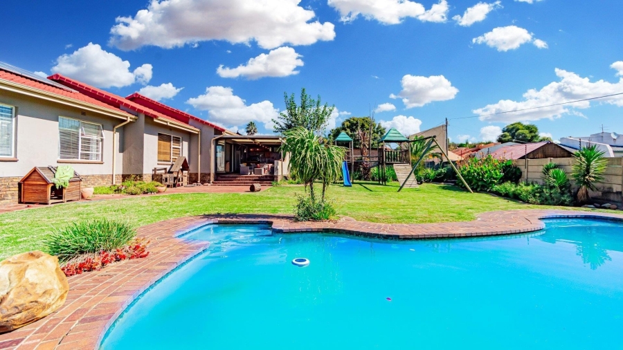 4 Bedroom Property for Sale in Randhart Gauteng