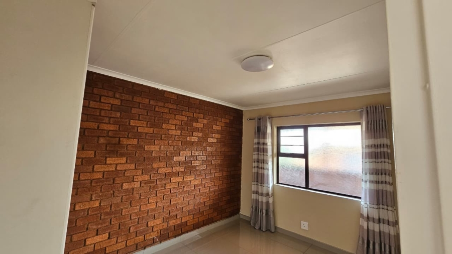 2 Bedroom Property for Sale in Florentia Gauteng