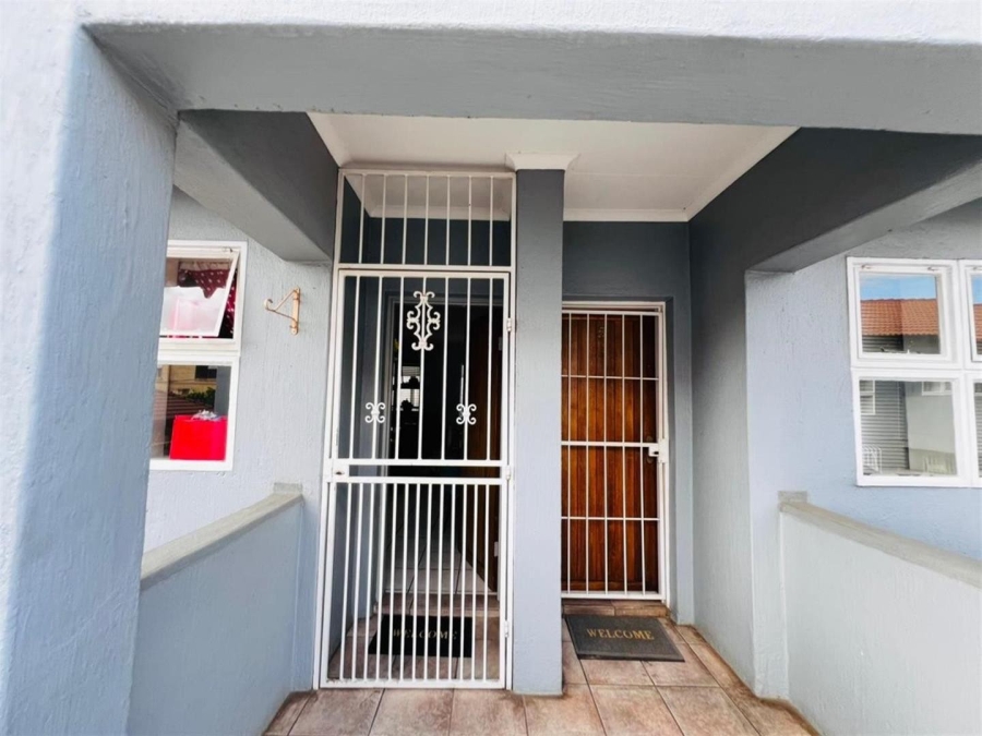 2 Bedroom Property for Sale in New Redruth Gauteng