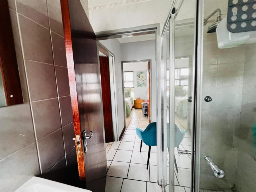 2 Bedroom Property for Sale in New Redruth Gauteng