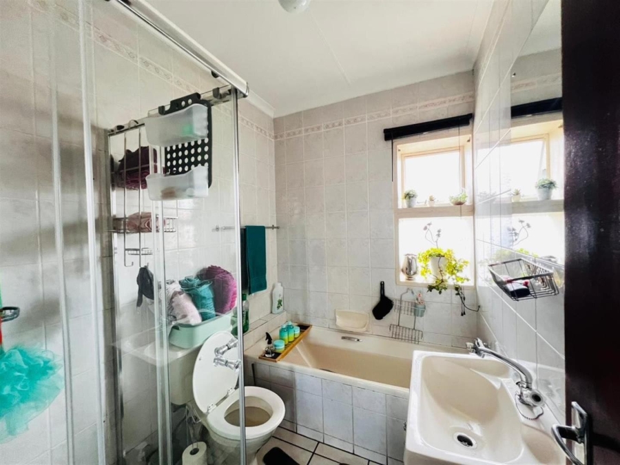 2 Bedroom Property for Sale in New Redruth Gauteng