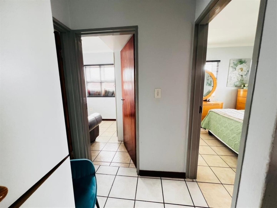 2 Bedroom Property for Sale in New Redruth Gauteng