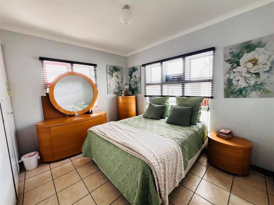 2 Bedroom Property for Sale in New Redruth Gauteng