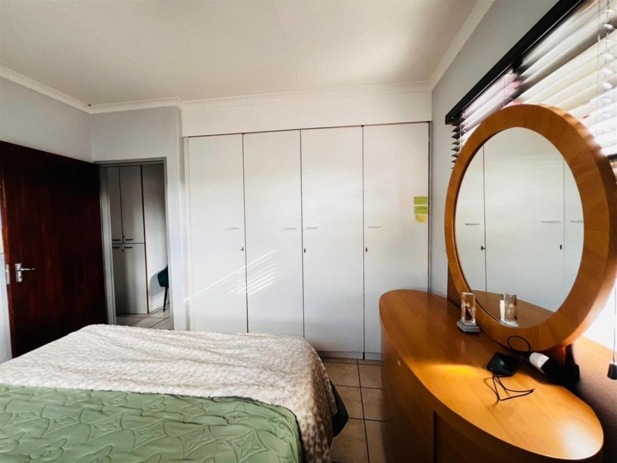 2 Bedroom Property for Sale in New Redruth Gauteng