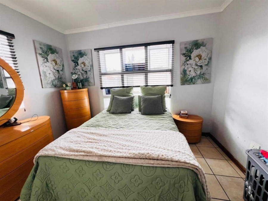 2 Bedroom Property for Sale in New Redruth Gauteng