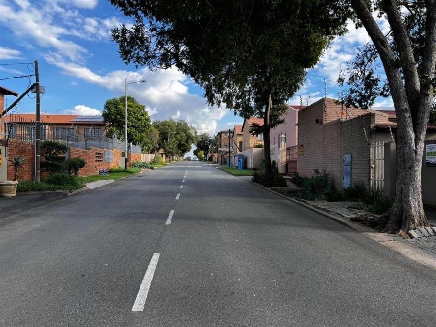 2 Bedroom Property for Sale in New Redruth Gauteng