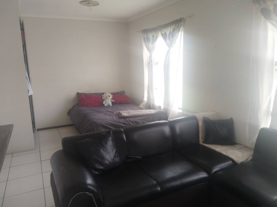 1 Bedroom Property for Sale in Parkrand Gauteng