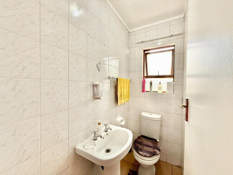 2 Bedroom Property for Sale in New Market Gauteng