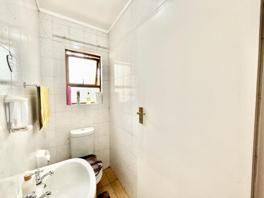 2 Bedroom Property for Sale in New Market Gauteng