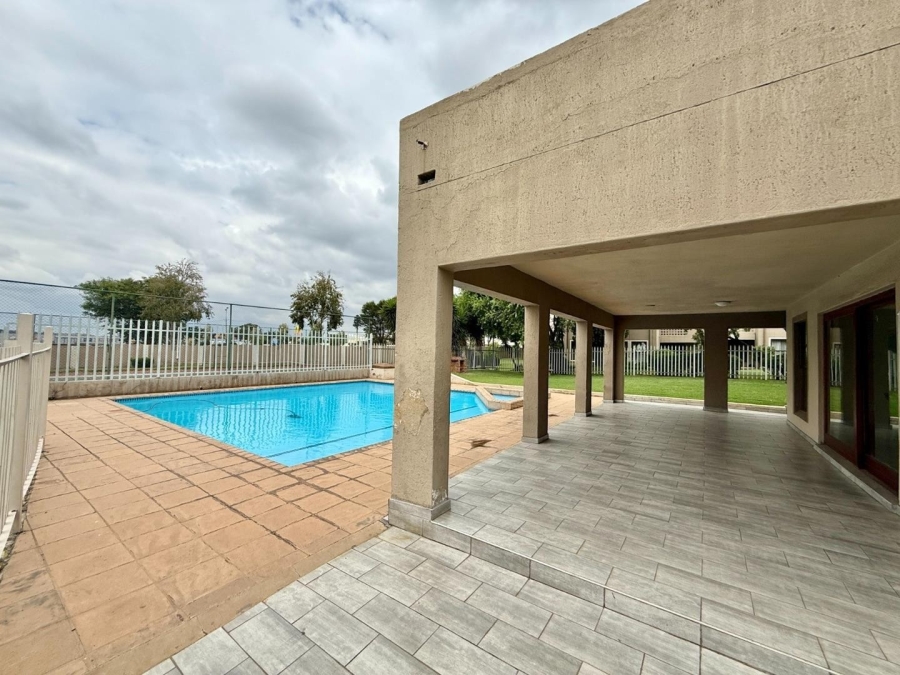 2 Bedroom Property for Sale in New Market Gauteng