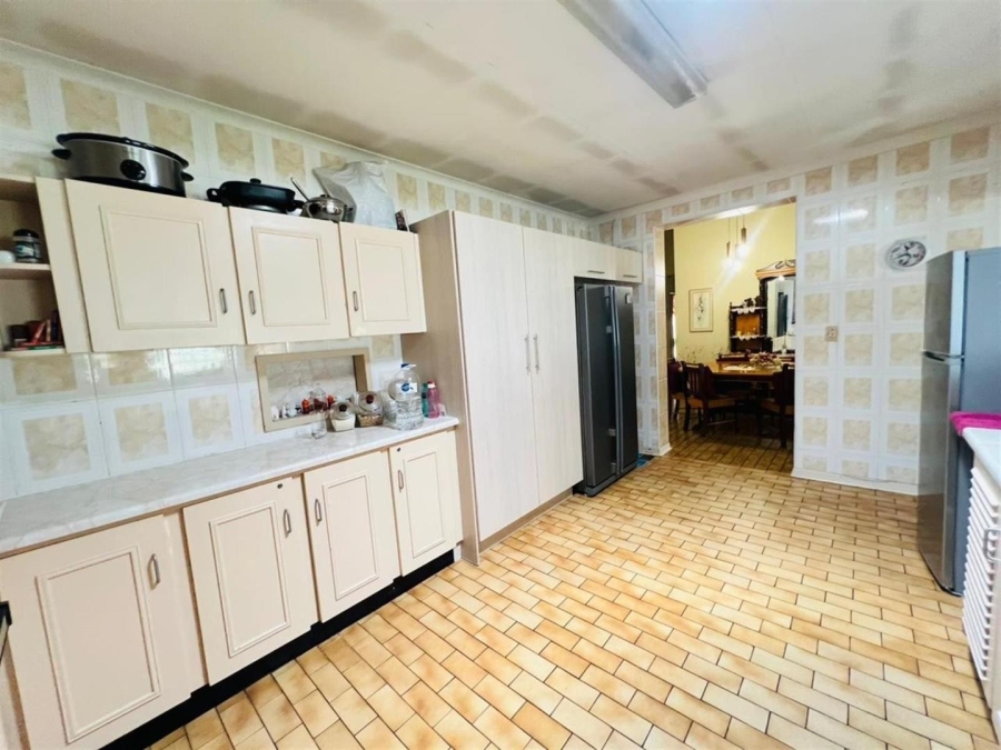 3 Bedroom Property for Sale in Brackendowns Gauteng