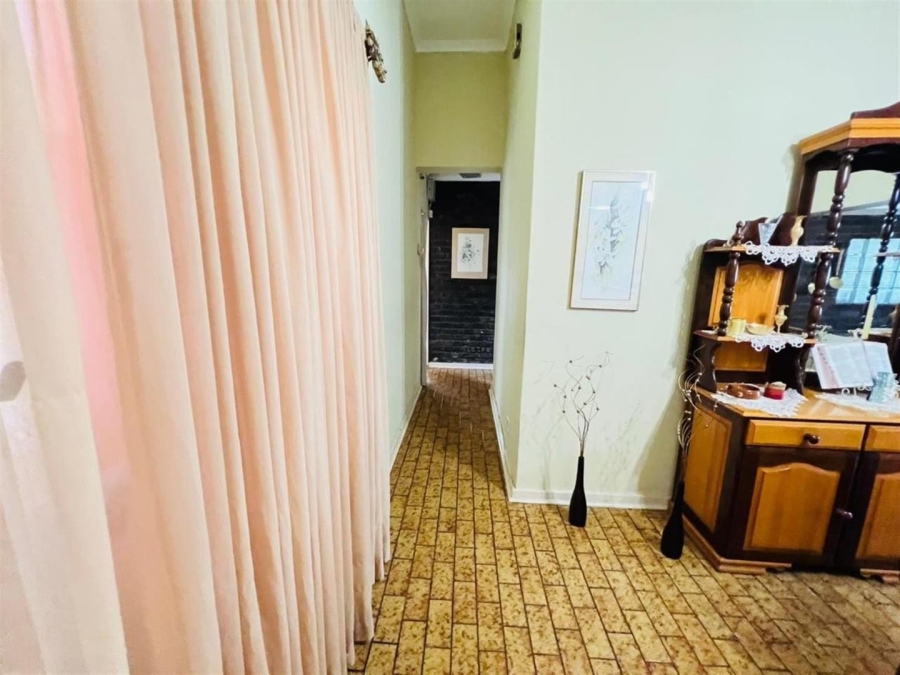 3 Bedroom Property for Sale in Brackendowns Gauteng