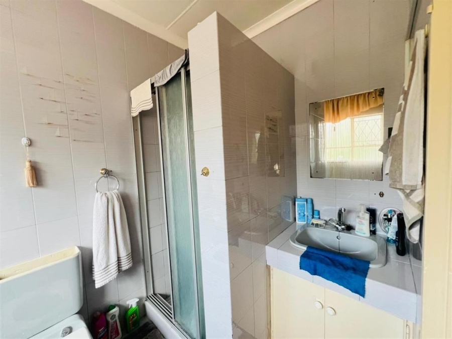 3 Bedroom Property for Sale in Brackendowns Gauteng