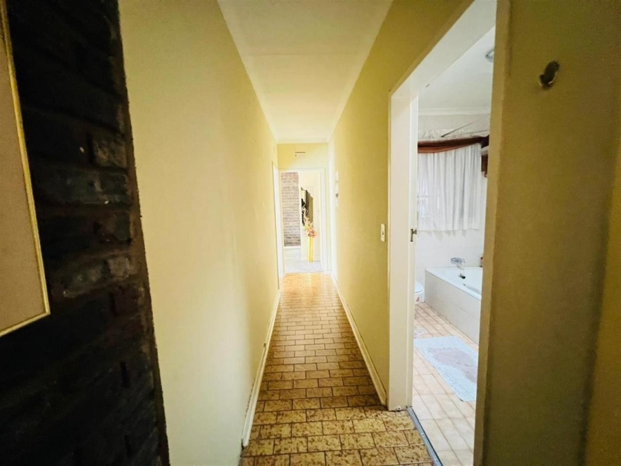 3 Bedroom Property for Sale in Brackendowns Gauteng