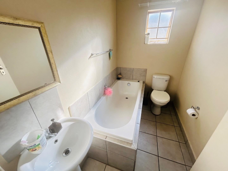 3 Bedroom Property for Sale in Palm Ridge Gauteng