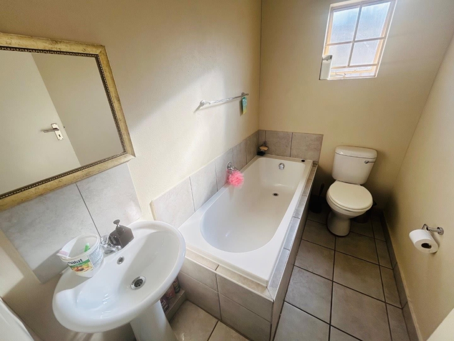 3 Bedroom Property for Sale in Palm Ridge Gauteng