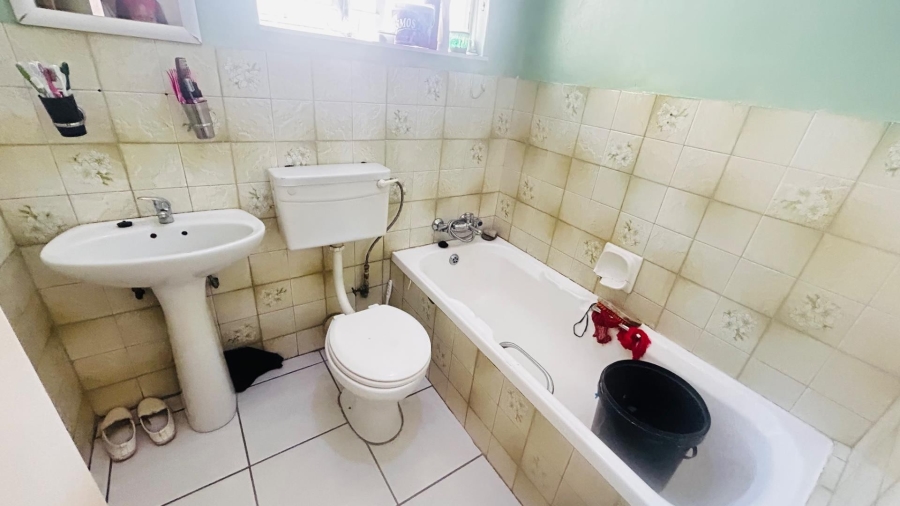 2 Bedroom Property for Sale in Tulisa Park Gauteng
