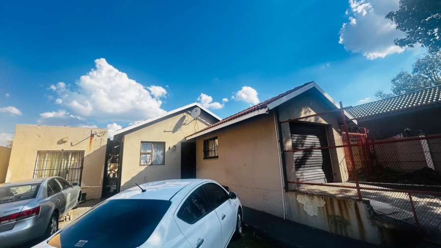 2 Bedroom Property for Sale in Tulisa Park Gauteng