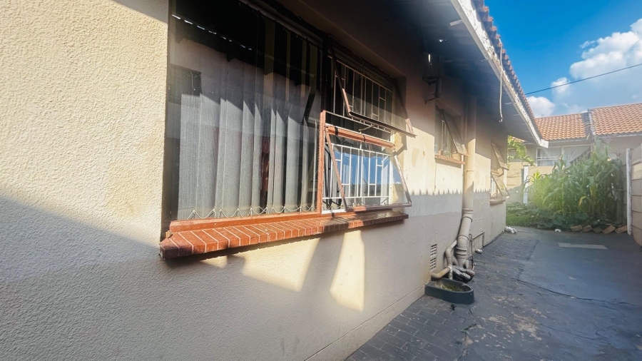 2 Bedroom Property for Sale in Tulisa Park Gauteng