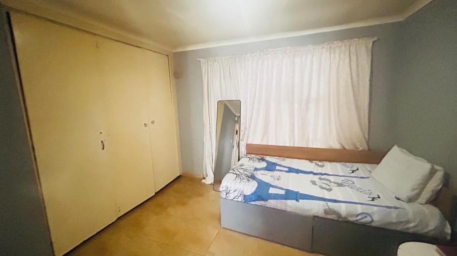 2 Bedroom Property for Sale in Tulisa Park Gauteng