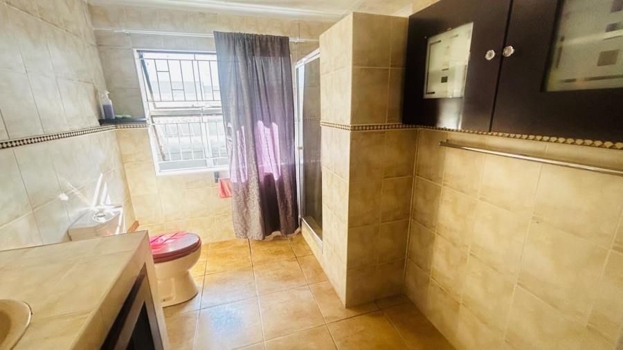 2 Bedroom Property for Sale in Tulisa Park Gauteng