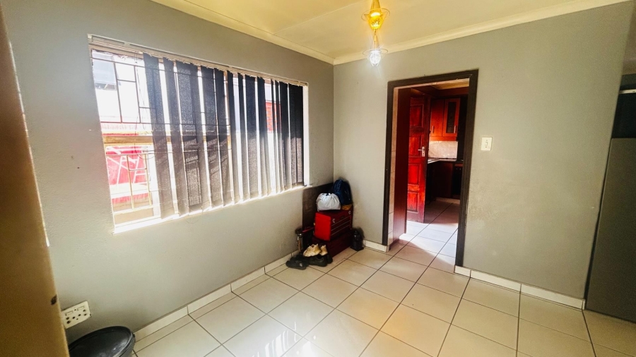 2 Bedroom Property for Sale in Tulisa Park Gauteng