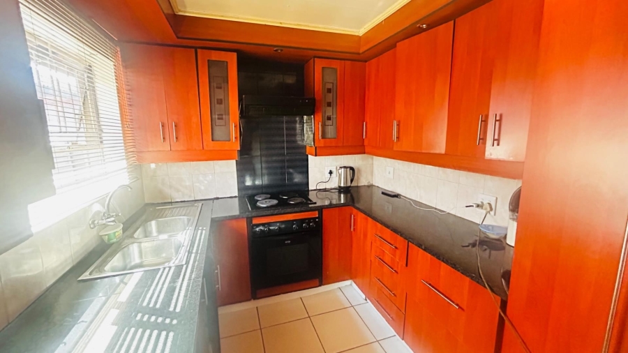 2 Bedroom Property for Sale in Tulisa Park Gauteng