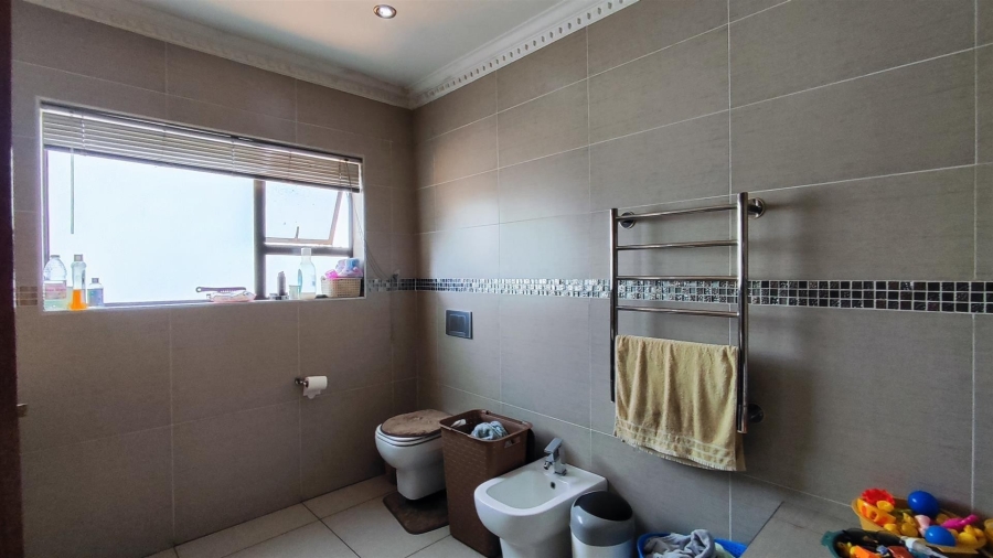 4 Bedroom Property for Sale in Meyersdal Gauteng