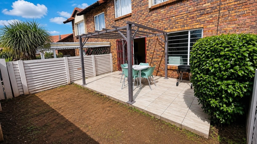 2 Bedroom Property for Sale in Glenvista Gauteng