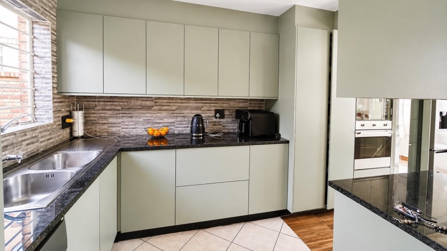 2 Bedroom Property for Sale in Glenvista Gauteng