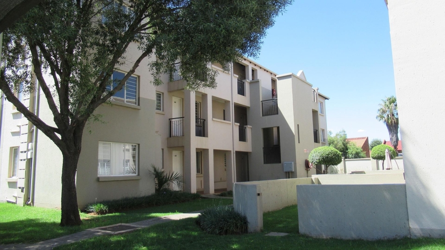 2 Bedroom Property for Sale in Klippoortje Gauteng