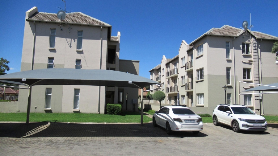 2 Bedroom Property for Sale in Klippoortje Gauteng
