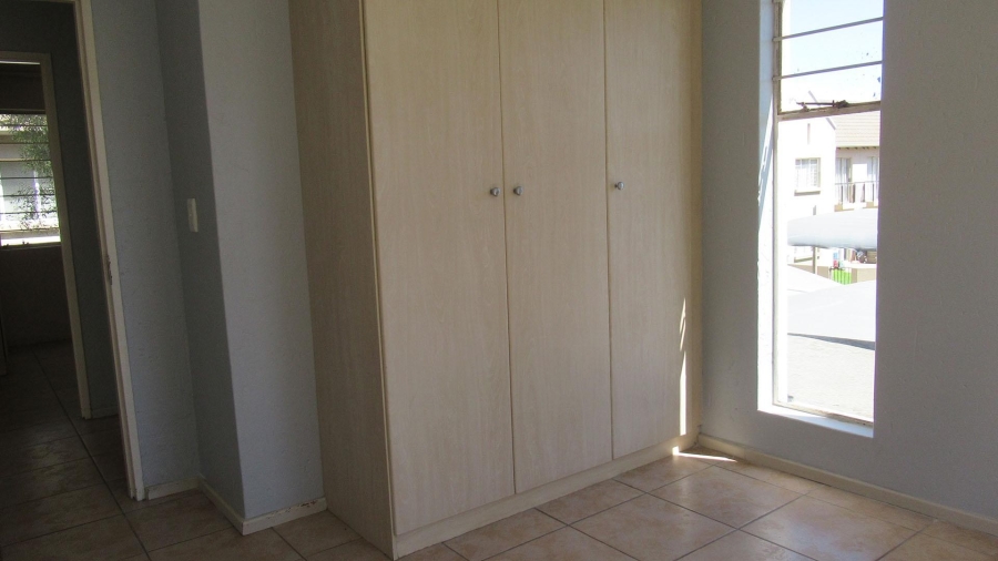 2 Bedroom Property for Sale in Klippoortje Gauteng